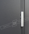 Двери входные уличные серии "GRAND HOUSE 73 mm" / Модель "ФЛЕШ" / цвет: Графит металлик / Защитная ручка на планке
